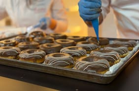 El consumidor chileno se digitaliza, pero no abandona lo tradicional: las nuevas tendencias que están cambiando la panadería