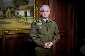 Arrau confirma investigación por cirugías estéticas de esposa del general director de Carabineros cubiertas por Dipreca