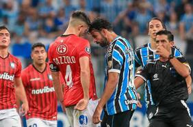 Capitán de Huachipato luce el encontrón con Diego Costa: “No pudo hacer mucho”