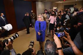 Congresista Liz Cheney es apartada de la jerarquía del Partido Republicano tras críticas a Trump