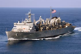 Cómo fue el choque entre dos buques de la Armada de EEUU en aguas cercanas a Sudamérica, según reportes