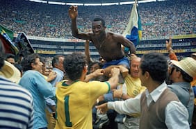 La historia del coleccionista británico que buscó por 56 años la lámina de Chile para completar su álbum del Mundial de 1970