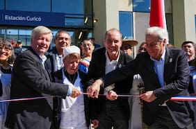 Nueva estación de trenes de Curicó comienza a operar tras 16 años y recibe a sus primeros pasajeros