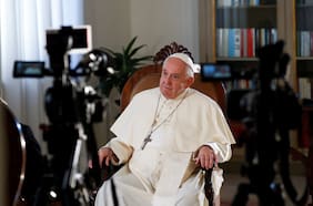 Papa Francisco niega que planee renunciar pronto y desliza posibilidad de visitar Moscú y Kiev