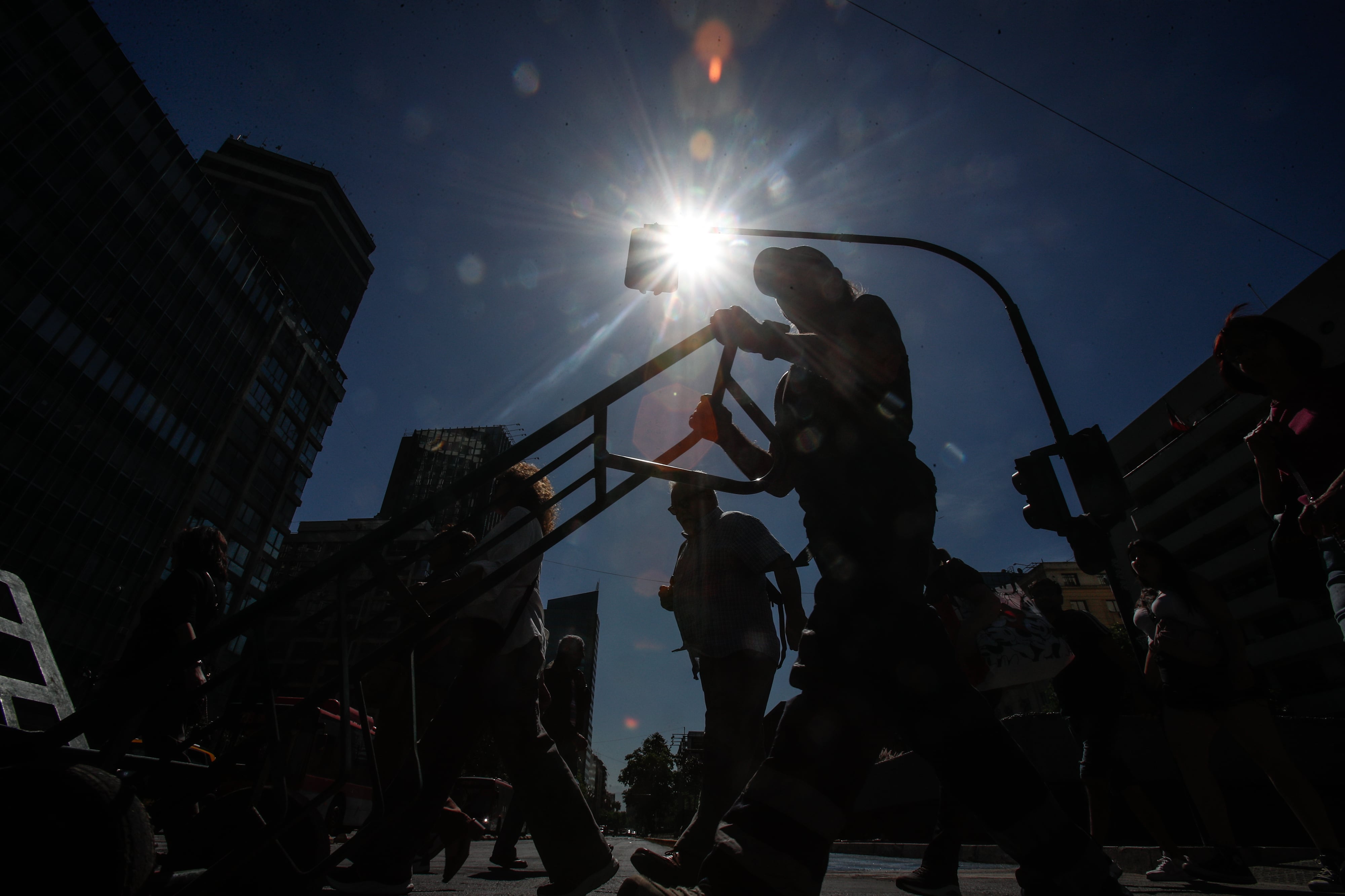 Alerta roja por ola de calor en Chile: Temperaturas superarán los 33°C en Año Nuevo