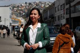 Alcaldesa de Valparaíso despeja dudas por evento de Año Nuevo tras marejadas: “Hasta el momento tenemos show pirotécnico”