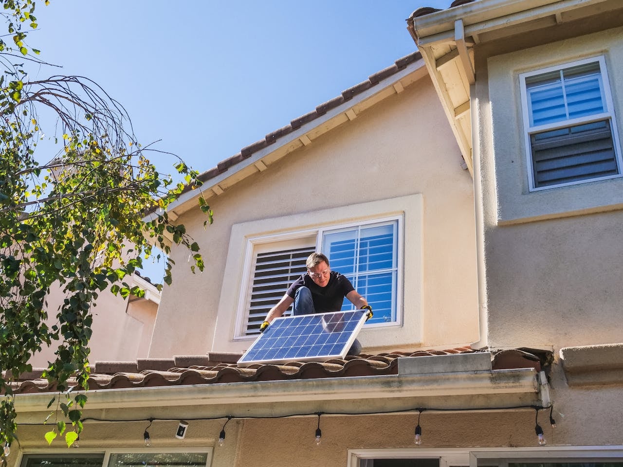 Paneles solares, baterías y cuentas en cero: cómo Edify planea transformar el gasto energético de los hogares