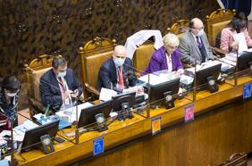 Senado aprueba y despacha a la Cámara proyecto que estabiliza precios de las cuentas de la luz