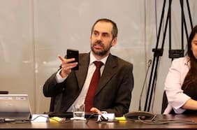 Ministro Grau y parlamentarios de oposición se enfrentan en dura pugna por herencia fiscal de gobierno de Boric