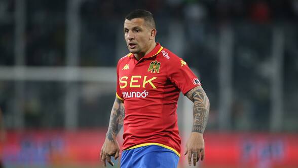 Su esposa acusa maltrato de Unión Española: las polémicas que tienen a Emiliano Vecchio con un pie fuera de Santa Laura