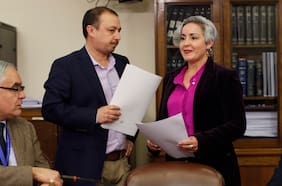 Error en cuentas de luz: comisión investigadora impulsada por el PC solicita indagar desde el gobierno de Bachelet