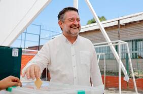 Claudio Orrego supera a Francisco Orrego y consigue la reelección en la Región Metropolitana