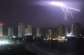 Inusual noche de invierno en Iquique: temperaturas sobre 30 °C, fuertes vientos, lluvias y tormentas eléctricas