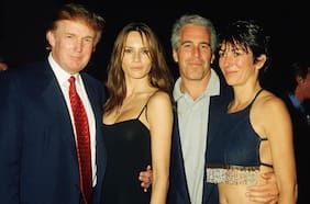 Denunciante de Epstein relata una visita nocturna de Trump a la oficina del magnate