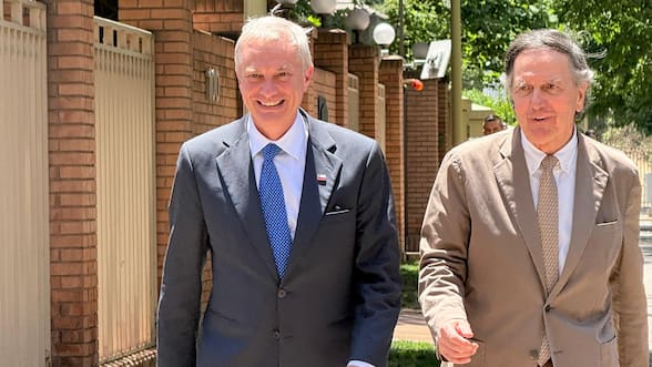 Kast define a Ampuero como su embajador ante la ONU y comienza a cerrar su red de representantes en el exterior