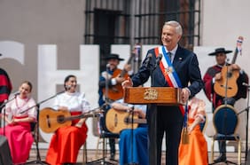 Los detalles del nuevo libro que ahonda en los orígenes y la trayectoria política de Kast