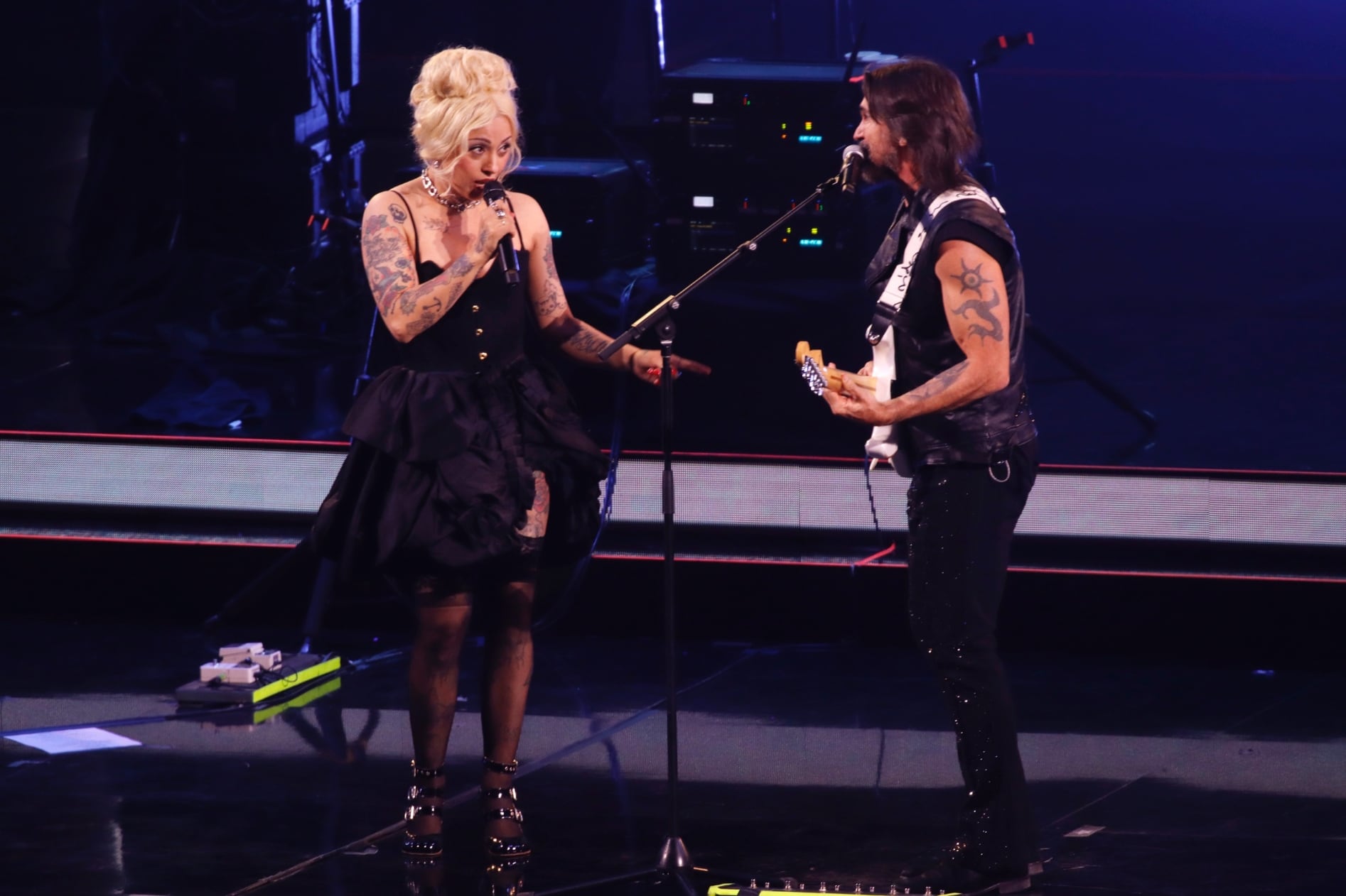 Juanes y Mon Laferte
Foto: Devdi Missene/La Tercera