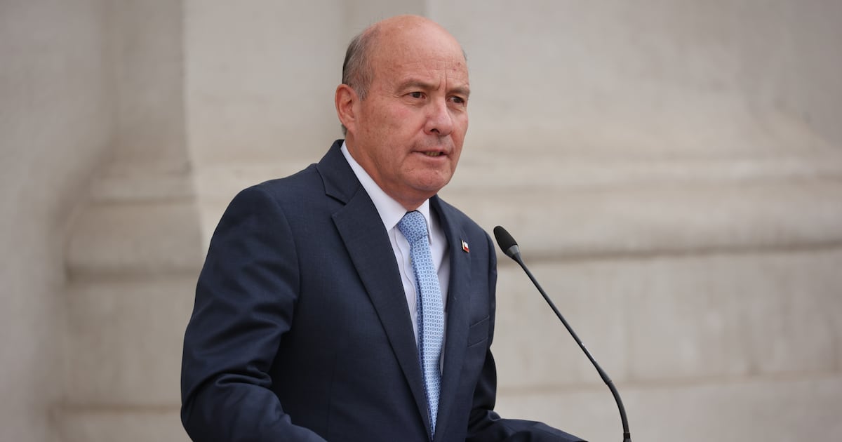 Gasolina Bomba: El Gobierno Prepara un Duro Golpe al Bolsillo (y un Salvavidas a los Más Necesitados)