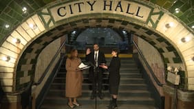 Mamdani jura como alcalde de Nueva York utilizando ejemplares del Corán y dando énfasis al transporte público