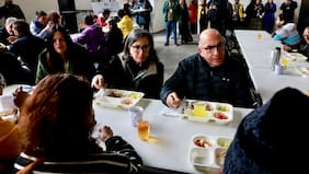 Ministra de Salud y cardenal Chomali visitan albergue en Independencia y buscan impulsar la vacunación