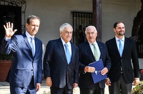 Piñera reúne a expresidentes iberoamericanos y figuras de Chile Vamos en lanzamiento de grupo Libertad y Democracia
