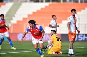 Copa de la Liga: la UC explota las licencias de Cobresal para ganar en el norte y mantenerse en la lucha del Grupo B