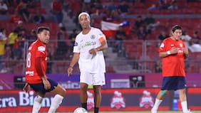 Ronaldinho será la figura estelar de la Copa Duelo Leyendas América 2026 en el Claro Arena