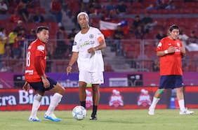 Ronaldinho será la figura estelar de la Copa Duelo Leyendas América 2026 en el Claro Arena