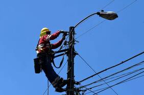 Enel anuncia corte de luz programado en tres comunas de la Región Metropolitana para este domingo