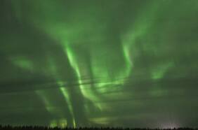 Auroras boreales deslumbran en el Ártico finlandés