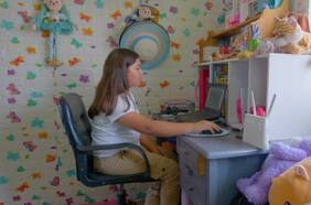 Conectados para el futuro: La iniciativa que busca disminuir la brecha digital y frenar la deserción escolar