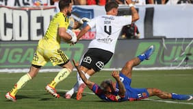 Uno a uno de Colo Colo: la solidez defensiva de Joaquín Sosa no alcanza a evitar la caída alba en el Superclásico