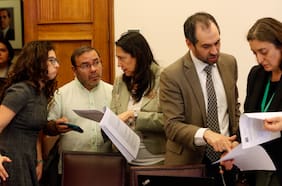 Pese a reparos del CFA y Contraloría, alza salarial del sector público y norma de amarre avanzan sin cambios en Comisión de Hacienda