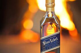 Johnnie Walker Blue Label sorprendió con una experiencia inmersiva de lujo en la galería Isabel Aninat