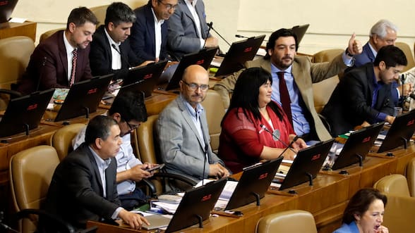 Bancada PS fustiga “traición política” de diputados Mulet y Camaño en votación por presidencia de la Cámara