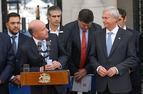 Quiroz y Kast inician su cruce por el Rubicón