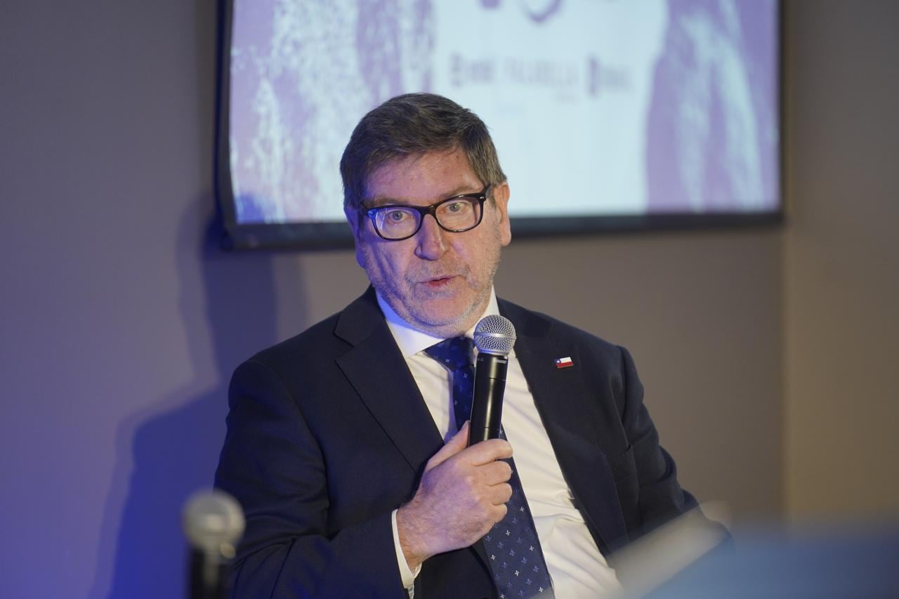 Ministro Mas por Codelco: “No vamos a poner en venta su matriz, pero sí nos interesa buscar más y mejores asociaciones”