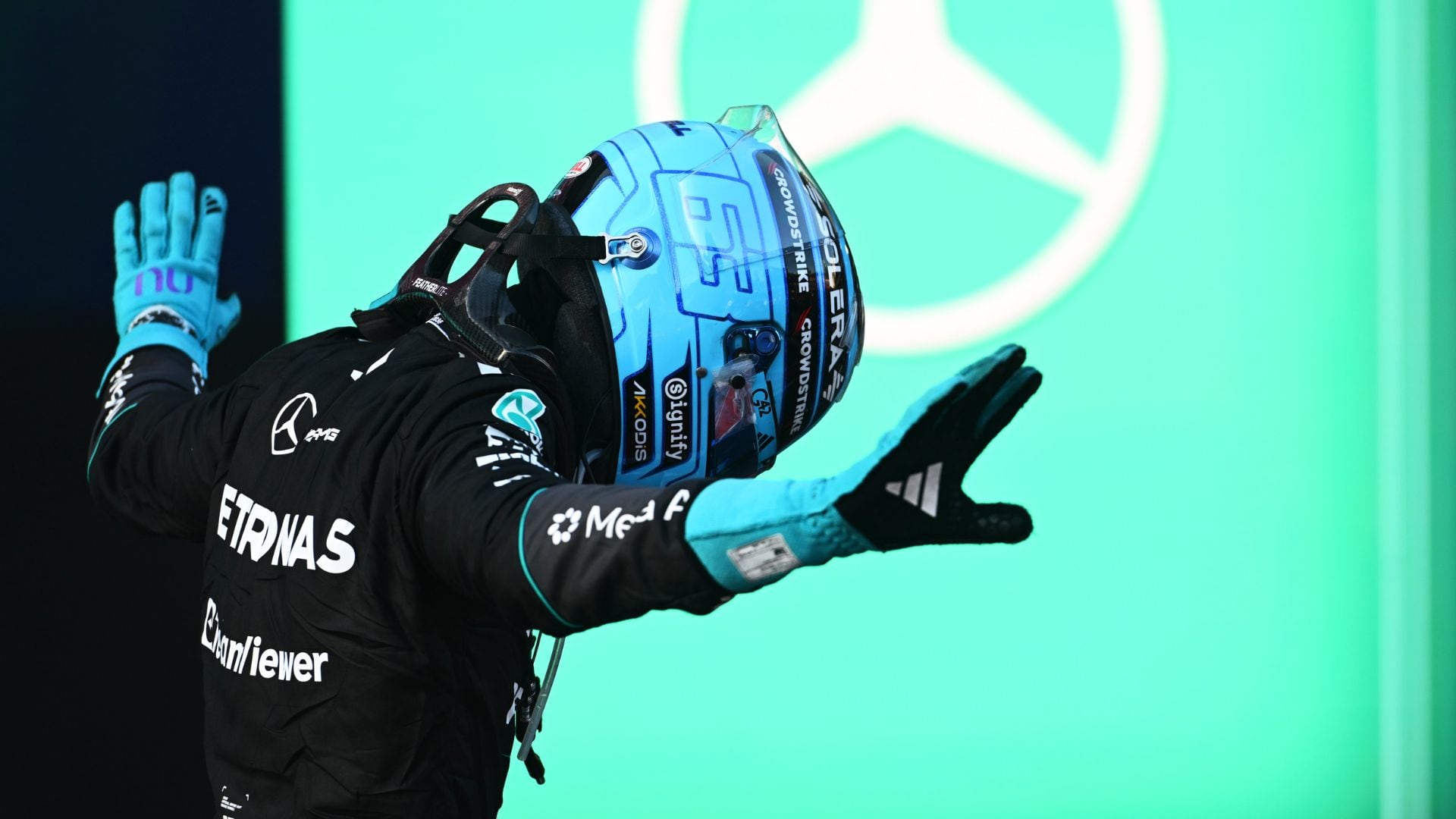 Con un choque de Colapinto a su compañero: Russell se impone en el GP de Azerbaiyán y le mete presión a Antonelli