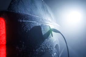 JLR muestra al nuevo Range Rover eléctrico en medio de sus pruebas invernales