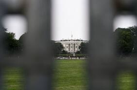 El asesor de Seguridad Nacional de Trump asume “plena responsabilidad” tras la filtración de planes militar
