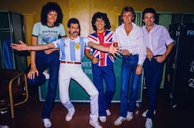 El día en que Maradona se vistió con los colores de Inglaterra y Freddie Mercury se puso la camiseta de Argentina