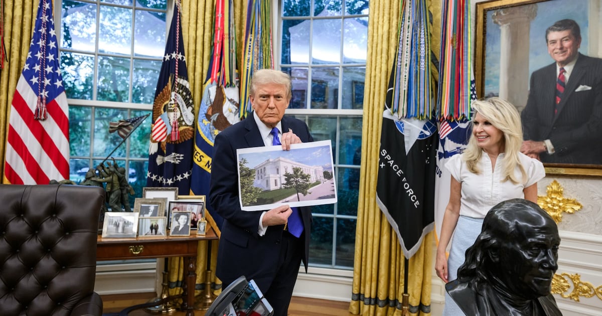 Empresas y multimillonarios financian el salón de baile de Trump: ¿un gesto privado o una estrategia política?