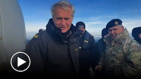 Presidente Kast acompaña a la Armada en ejercicios militares en el Estrecho de Magallanes