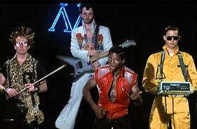 Seth McFarlane reiniciará a la Venganza de los Nerds