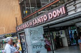 Robo, compro, vendo oro: un paseo por la Galería Santo Domingo