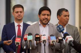 “Hay un silencio cómplice”: Daniel Melo acusa a la oposición de “omitir” rol de Andrés Chadwick en libelo contra Vivanco