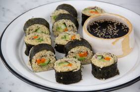 Cómo preparar sushi vegetariano de quínoa con tomillo