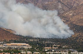 800 hectáreas afectadas: Universidad Católica se querella por incendio que afectó su predio en San Carlos de Apoquindo