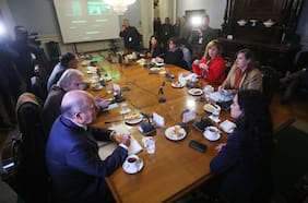 Megarreforma: Quiroz cede y acepta conformar mesa de negociación impulsada por presidenta del Senado