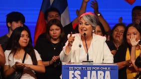 Tras avanzar primera al balotaje: Jara agradece apoyo y hace gestos a Matthei y a Parisi